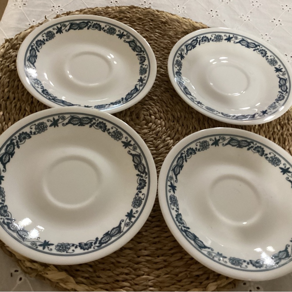 4 Corelle Old Town Blue Onion saucer plates.